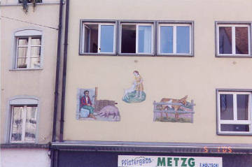 Luzern building. Photo by Lisette Keating May, 2005